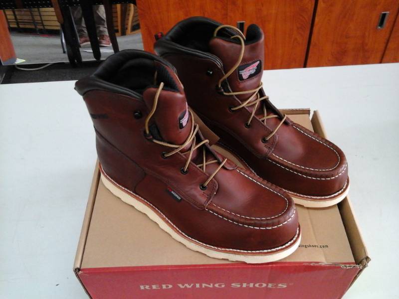 lot 334 image: Red Wing 2415  Size 11.5 D Mens Boots