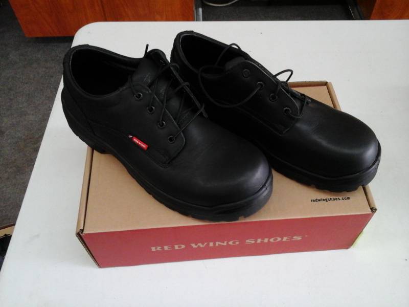 lot 340 image: Red Wing 133  Size 12 D Mens Shoes