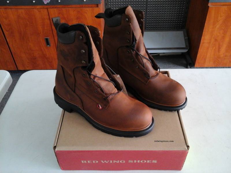 lot 354 image: Red Wing 4200  Size 10.5 EE Mens Boots