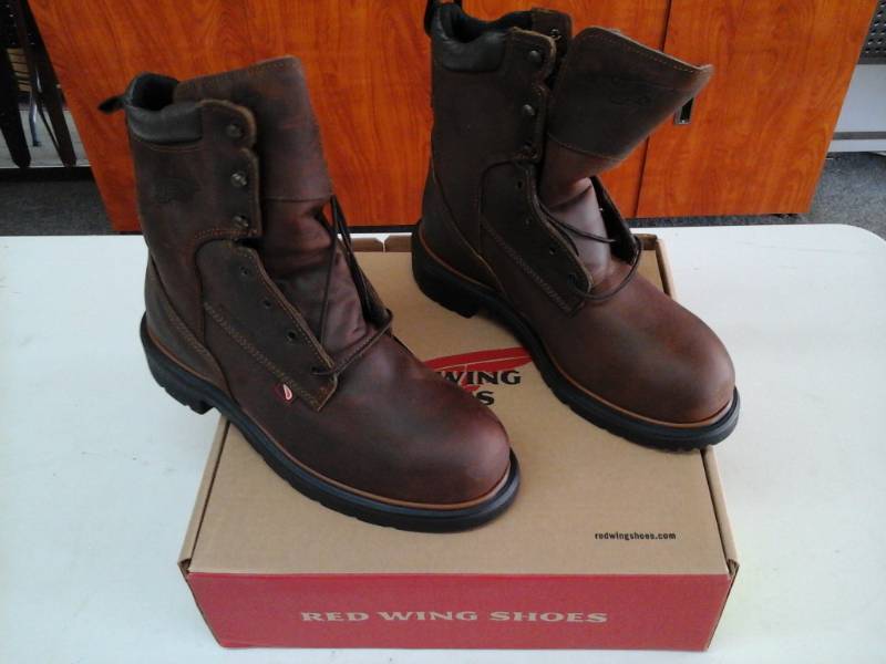 lot 362 image: Red Wing 4200  Size 9.5 D Mens Boots