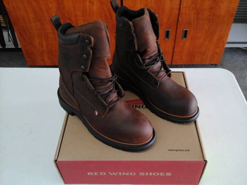 lot 363 image: Red Wing 4200  Size 9 D Mens Boots