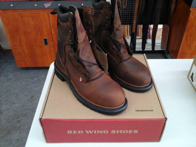 lot 367 image: Red Wing 4200  Size 9 D Mens Boots