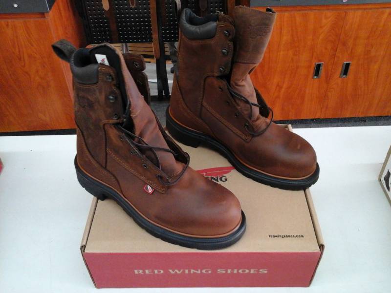 lot 368 image: Red Wing 4200  Size 8.5 D Mens Boots