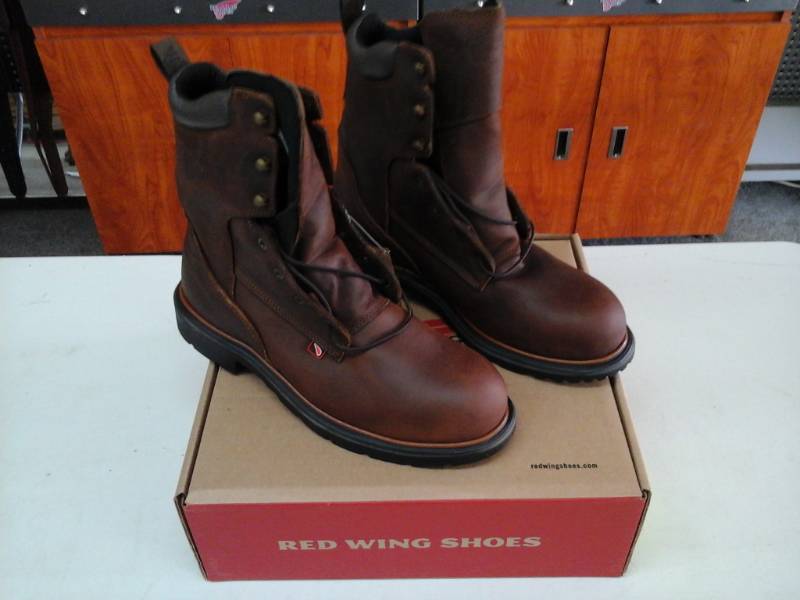 lot 371 image: Red Wing 4200  Size 11 D Mens Boots