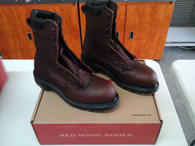 lot 377 image: Red Wing 2408  Size 8 D Mens Boots