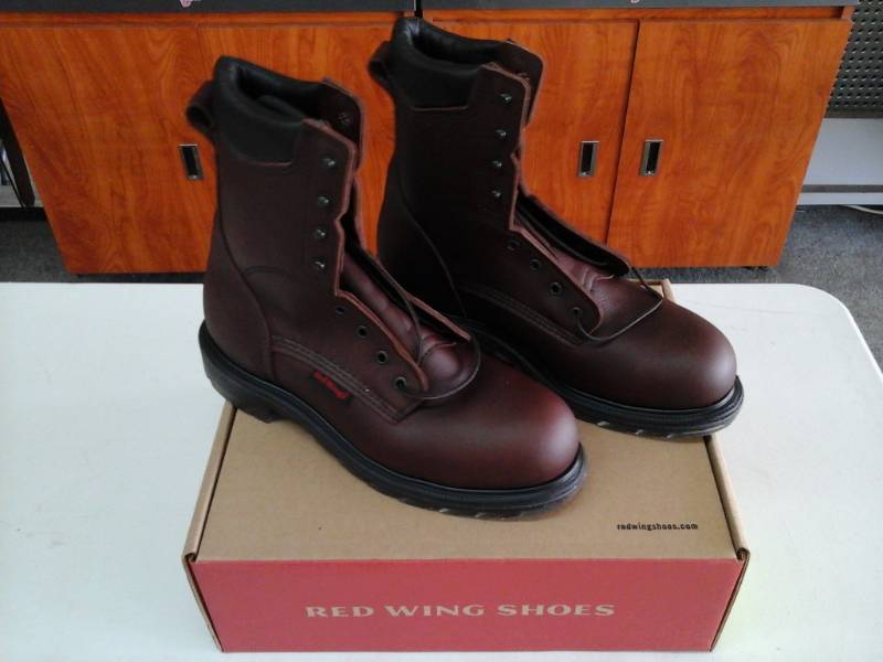 lot 379 image: Red Wing 2408  Size 9.5 D Mens Boots