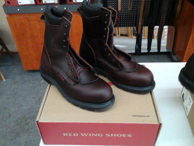lot 380 image: Red Wing 2408  Size 9 EE Mens Boots