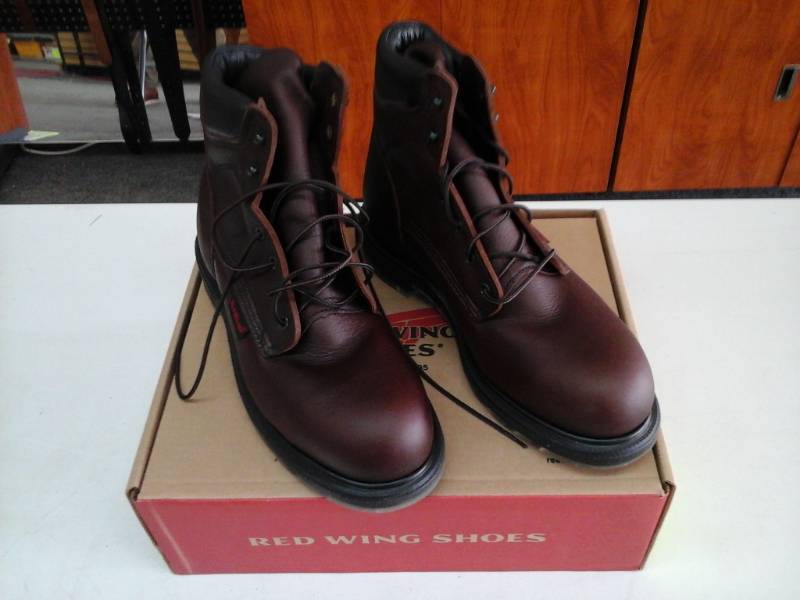 lot 384 image: Red Wing 2406  Size 10.5 D Mens Boots