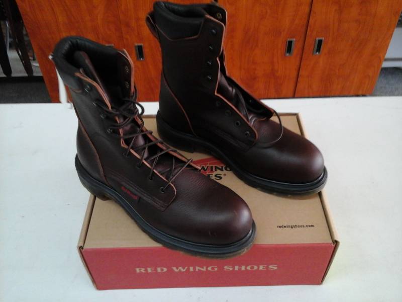 lot 394 image: Red Wing 2408  Size 9 D Mens Boots