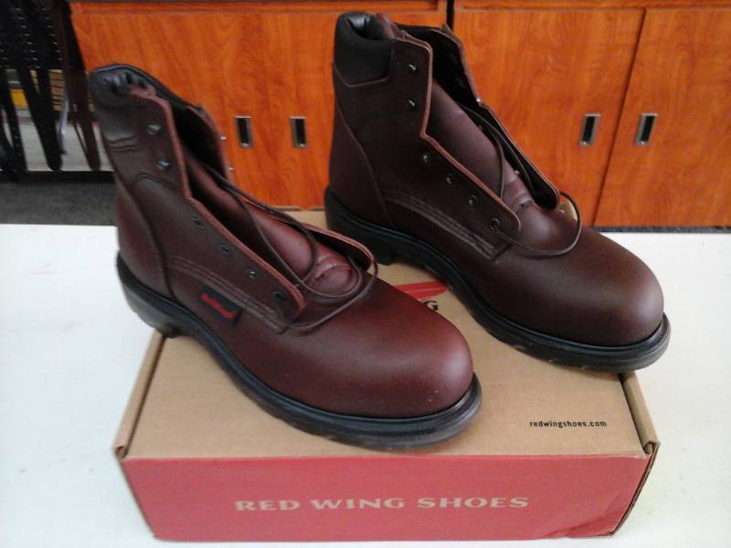 lot 396 image: Red Wing 2406  Size 11 D Mens Boots