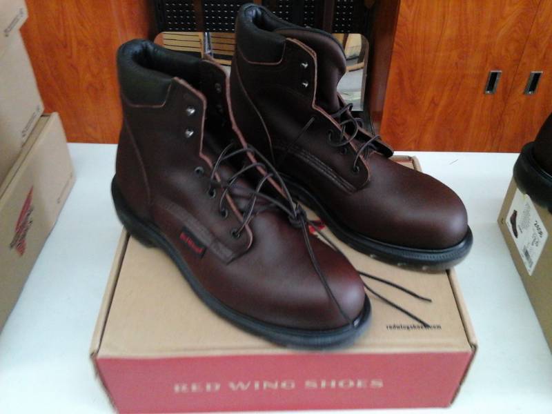 lot 405 image: Red Wing 2406  Size 12 D Mens Boots