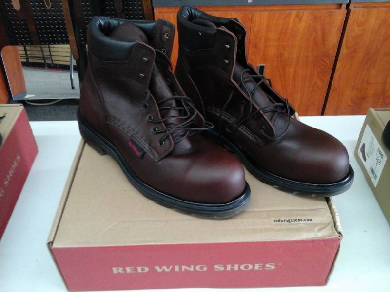 lot 406 image: Red Wing 2406  Size 13 D Mens Boots