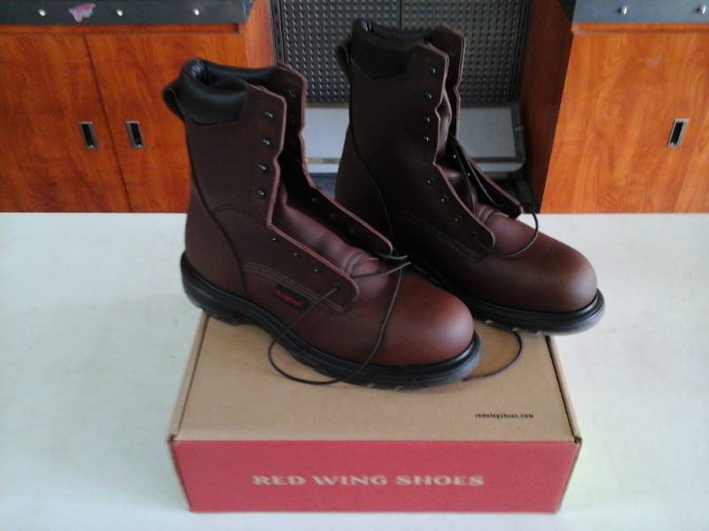 lot 411 image: Red Wing 2408  Size 11.5 D Mens Boots