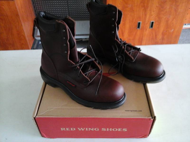 lot 412 image: Red Wing 2408  Size 11.5 D Mens Boots