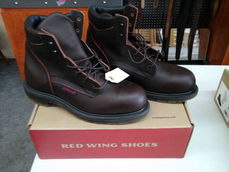 lot 419 image: Red Wing 2406  Size 8.5 EE Mens Boots