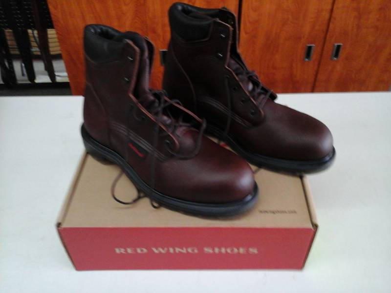 lot 423 image: Red Wing 2406  Size 10.5 EE Mens Boots