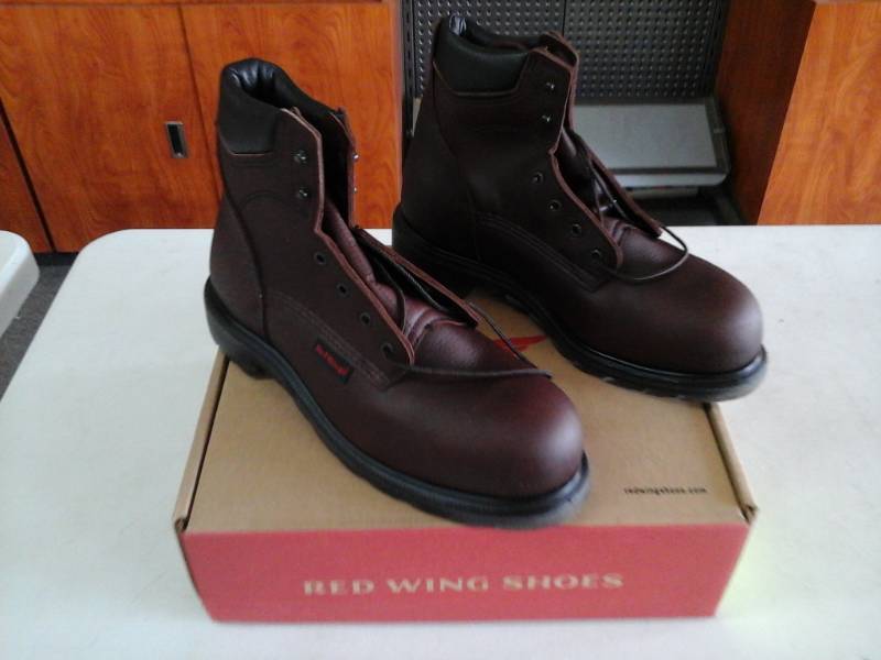 lot 424 image: Red Wing 2406  Size 11 EE Mens Boots