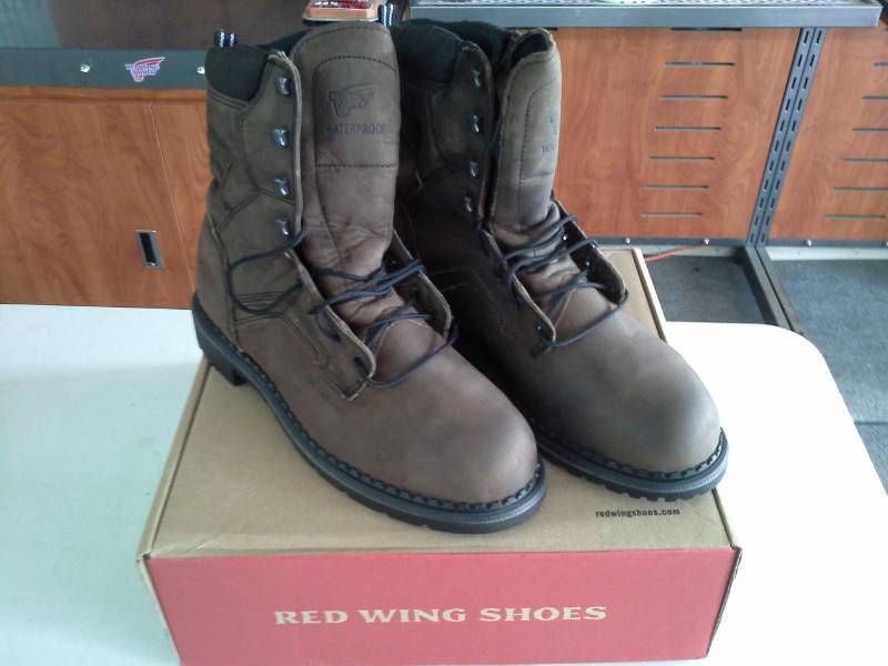 lot 462 image: Red Wing 4435  Size 10 D Mens Boots