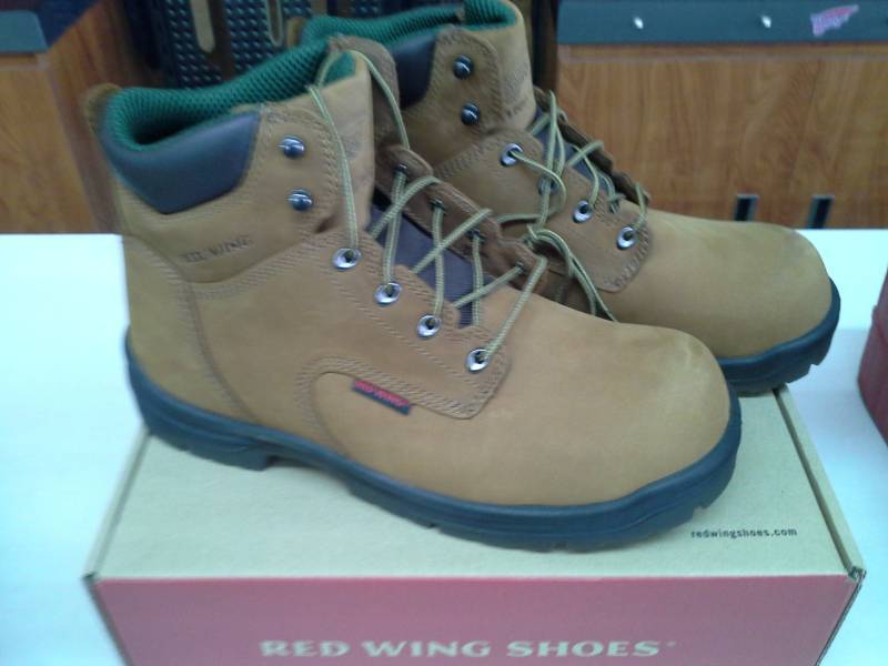 lot 484 image: Red Wing 2235  Size 13  Mens Boots