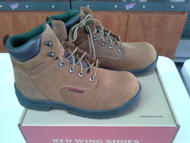 lot 487 image: Red Wing 2235  Size 9  Mens Boots