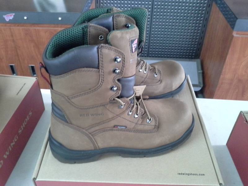 lot 495 image: Red Wing 2280  Size 9.5 D Mens Boots
