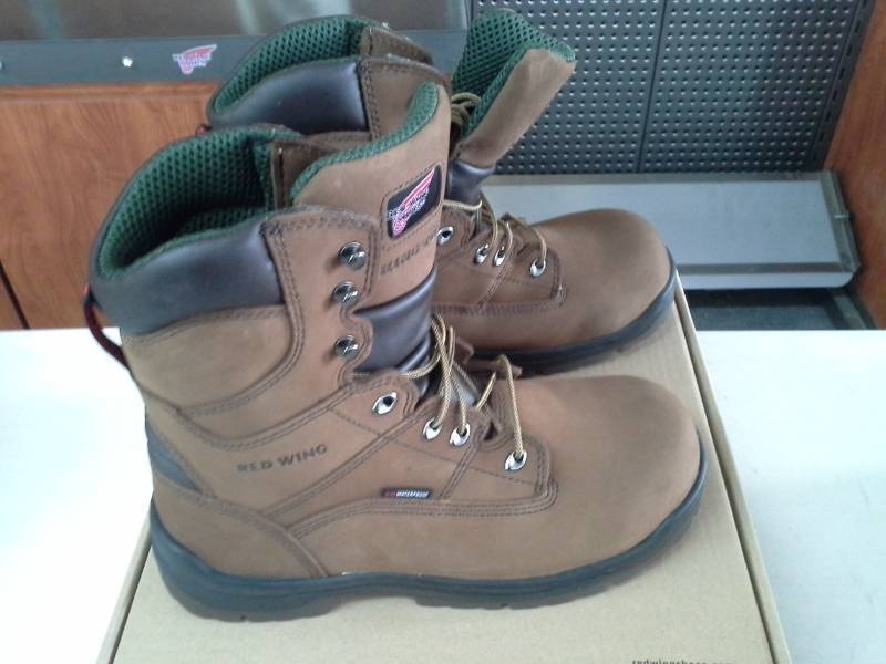 lot 502 image: Red Wing 2244  Size 9.5 D Mens Boots