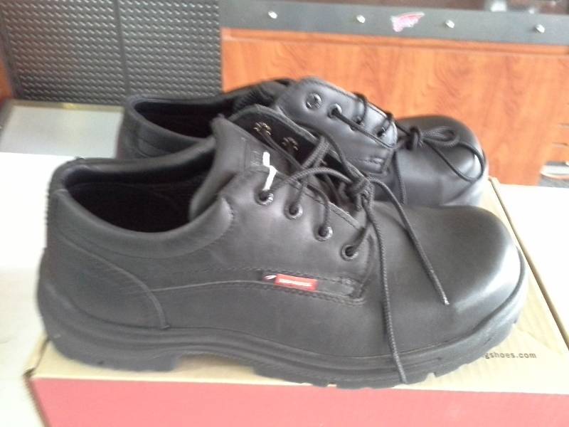 lot 520 image: Red Wing 6633  Size 9 D Mens Shoes