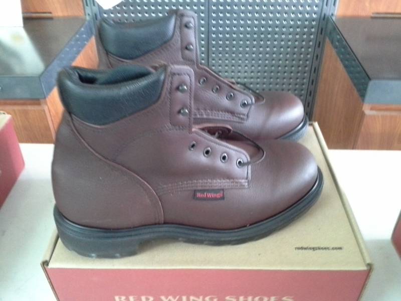 lot 542 image: Red Wing 606  Size 10.5 EE Mens Boots