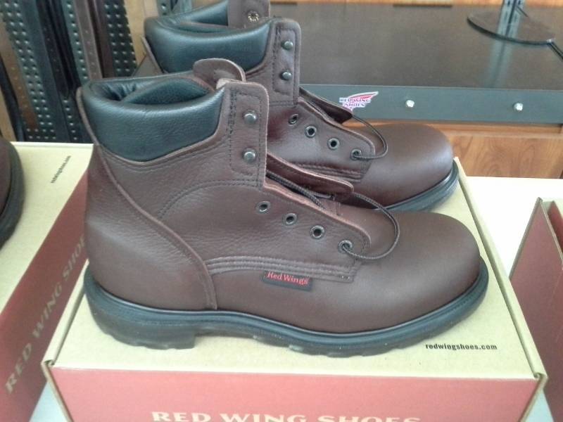 lot 547 image: Red Wing 606  Size 9 D Mens Boots