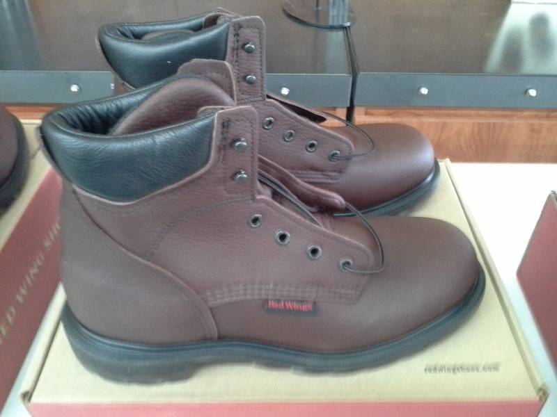 lot 548 image: Red Wing 606  Size 9 D Mens Boots