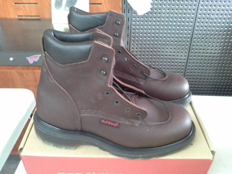 lot 550 image: Red Wing 606  Size 8 EE Mens Boots