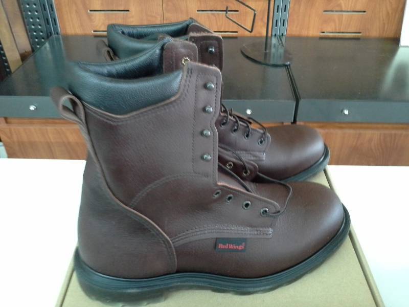 lot 556 image: Red Wing 608  Size 12 EE Mens Boots