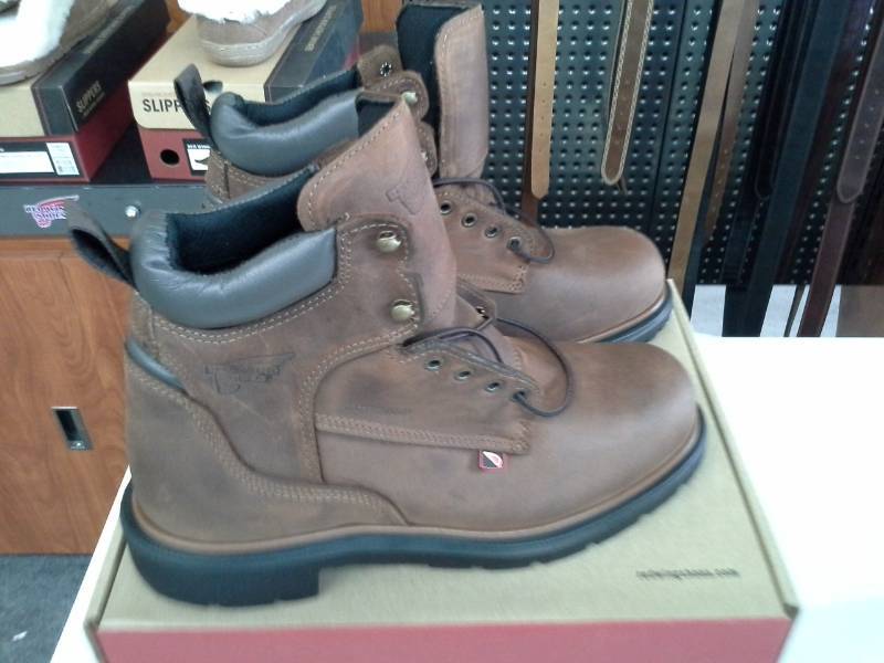 lot 571 image: Red Wing 415  Size 10.5 D Mens Boots
