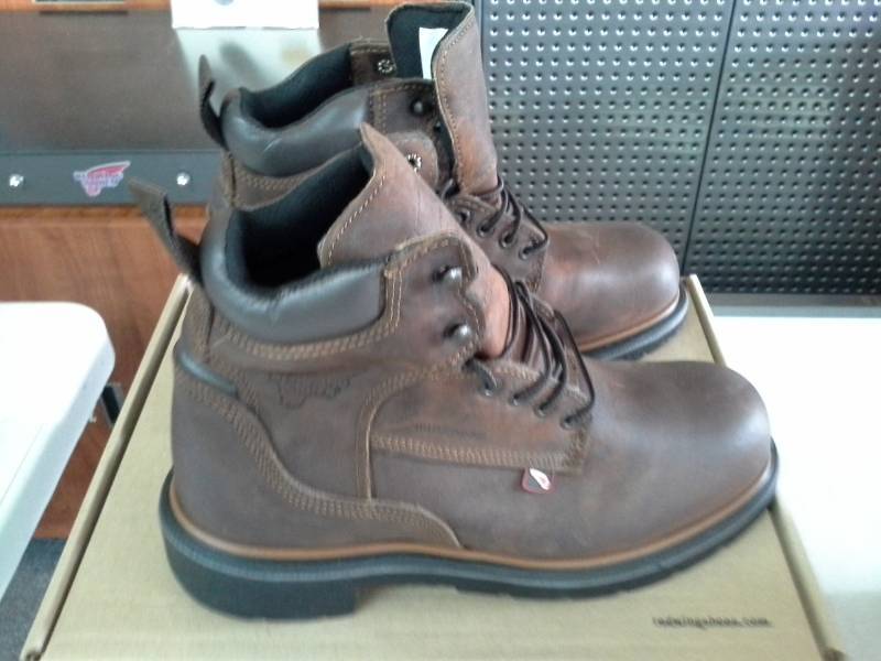 lot 576 image: Red Wing 415  Size 8 D Mens Boots