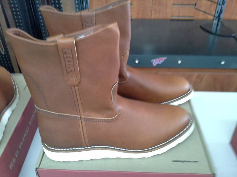lot 582 image: Red Wing 866  Size 12 E Mens Pull On Trac Tred Wedge Boots