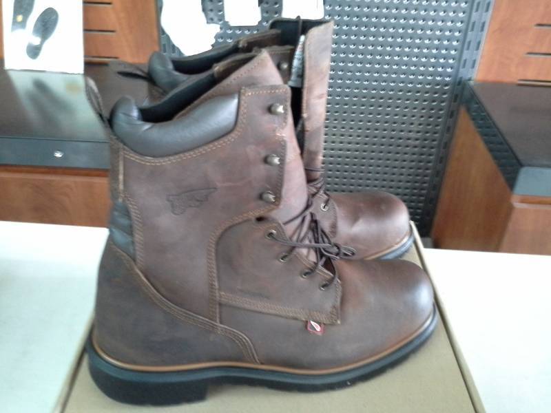 lot 589 image: Red Wing 400  Size 14 D Mens Boots