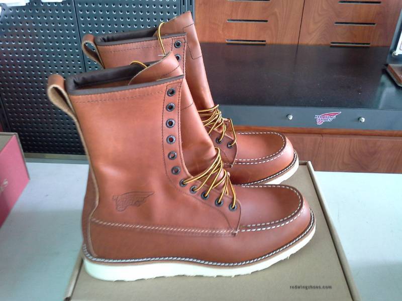 lot 607 image: Red Wing 10877  Size 10.5 D Mens Boots