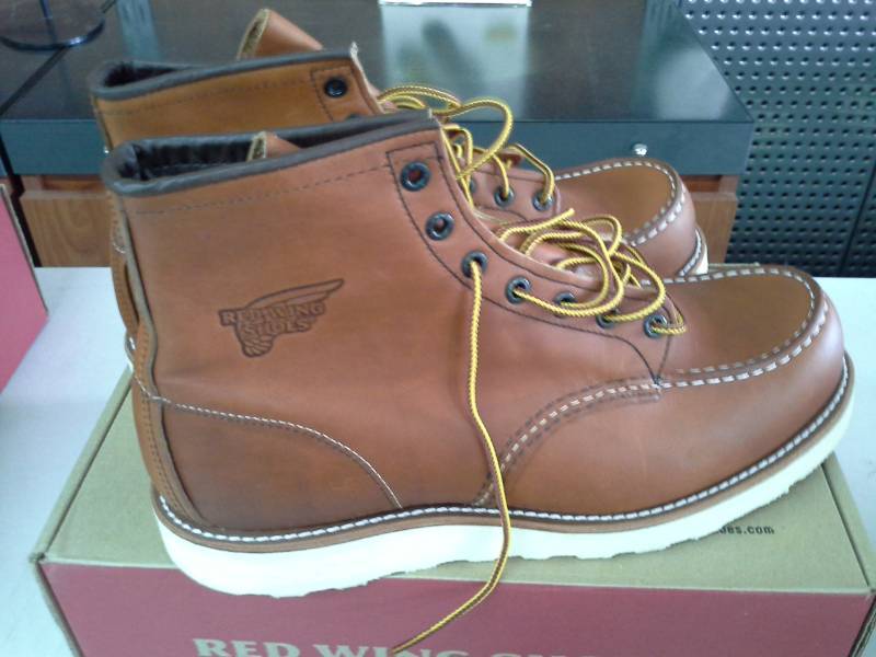 lot 623 image: Red Wing 10875  Size 10.5 E Mens Boots