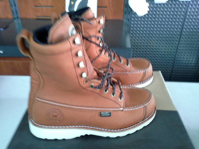 lot 647 image: Red Wing Irish Setter 894  Size 7.5 D Mens Hunt Wingshooter Boots