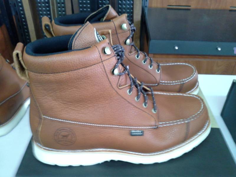 lot 661 image: Red Wing Irish Setter 838  Size 13 B Mens Hunt Wingshooter Boots