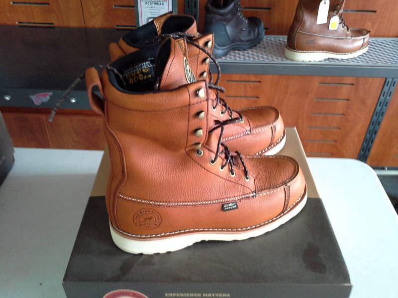 lot 675 image: Red Wing Irish Setter 896  Size 9.5 E2 Mens Hunt Wingshooter Thinsulate Boots