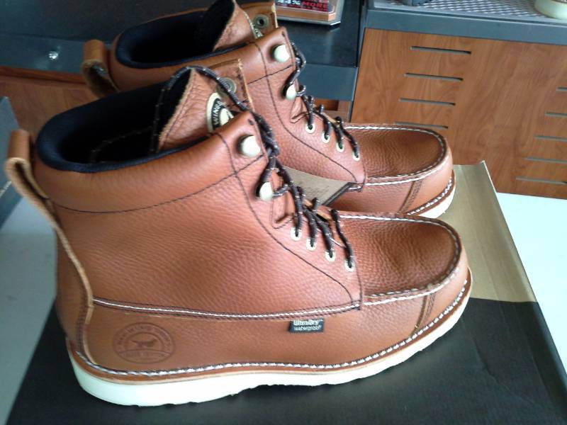 lot 692 image: Red Wing Irish Setter 838  Size 8.5 D Mens Hunt Wingshooter Boots