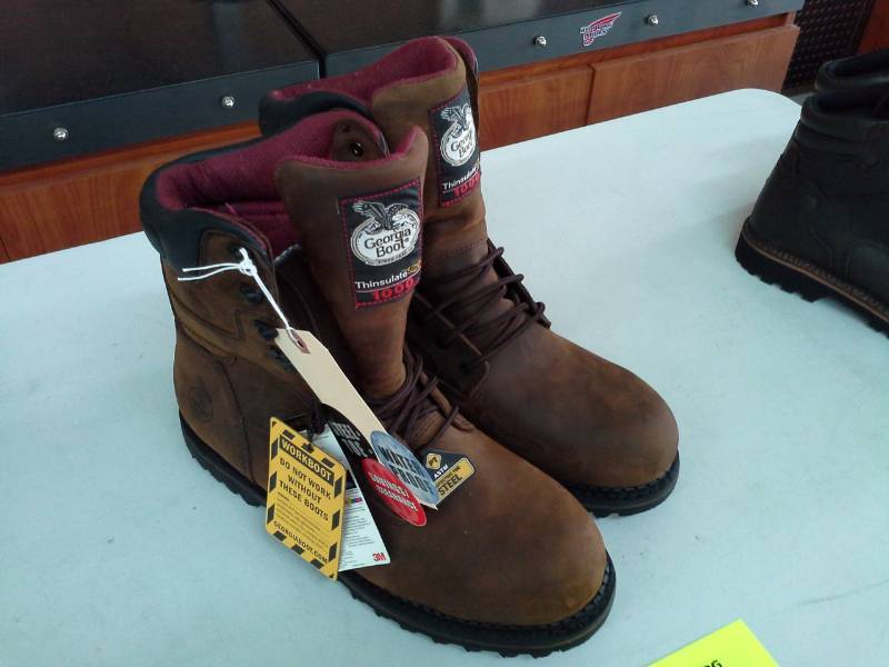 lot 754 image: Georgia Boot G8362  Size 11 EE Mens 8in. ST GWP 1000G Insulated Boots