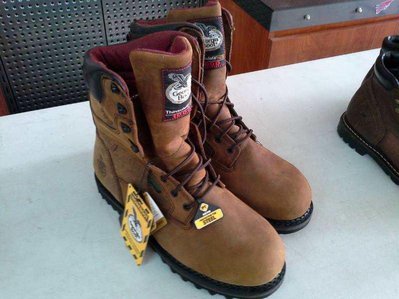 lot 757 image: Georgia Boot G8362  Size 11 EE Mens 8in. ST GWP 1000G Insulated Boots