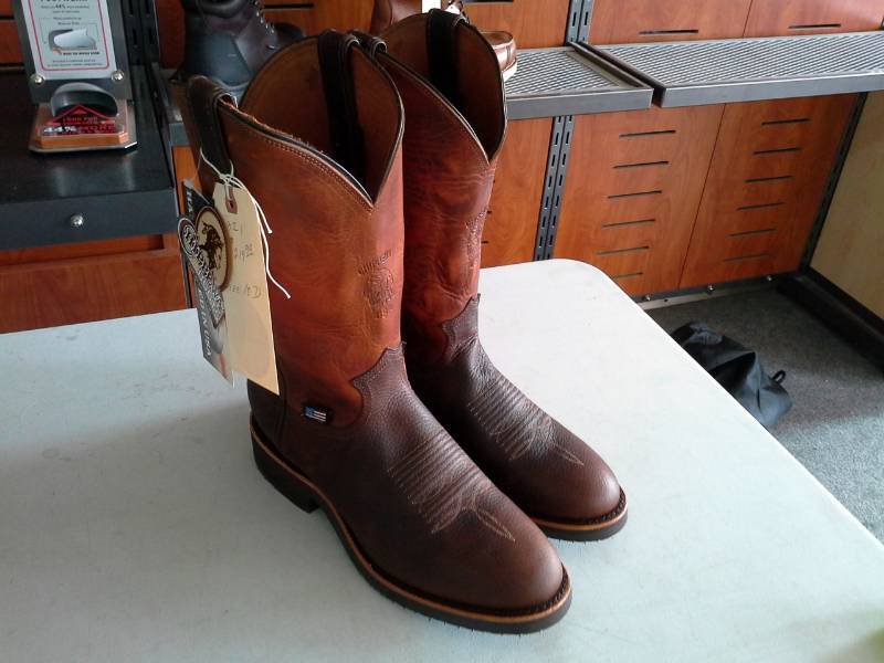 lot 760 image: Chippewa Boots 29321  Size 10 D Mens Boots