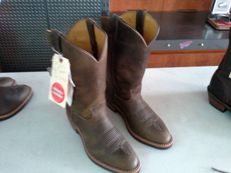 lot 778 image: Chippewa Boots 29300  Size 10 EE Mens Boots