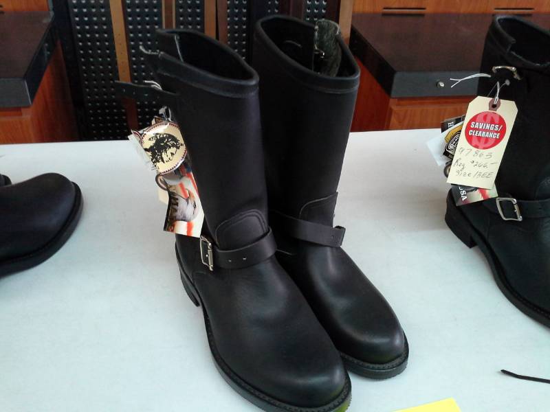 lot 782 image: Chippewa Boots 97863  Size 11 D Mens Boots