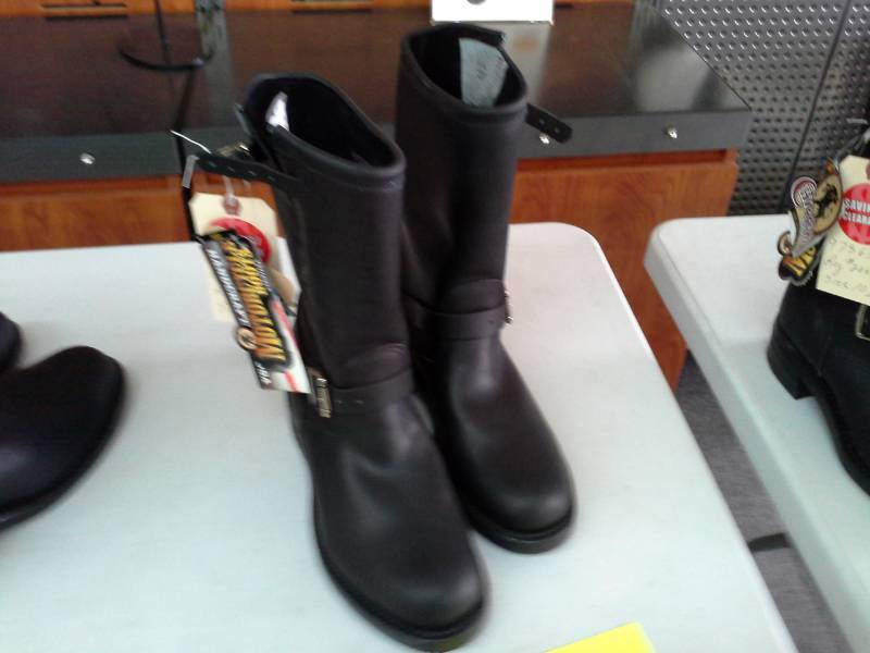 lot 786 image: Chippewa Boots 97863  Size 10.5 E Mens Boots