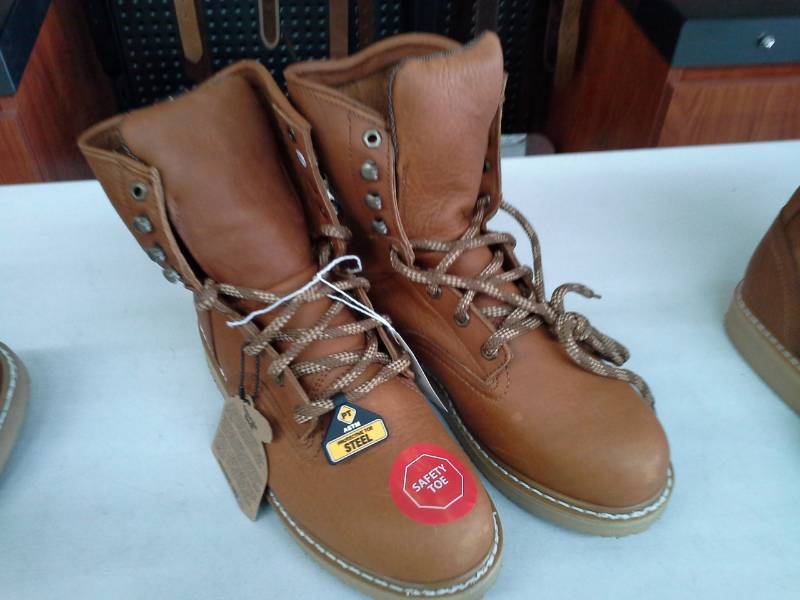 lot 803 image: Georgia Boot G8342  Size 9.5 M Mens 8in. Barracuda Boots