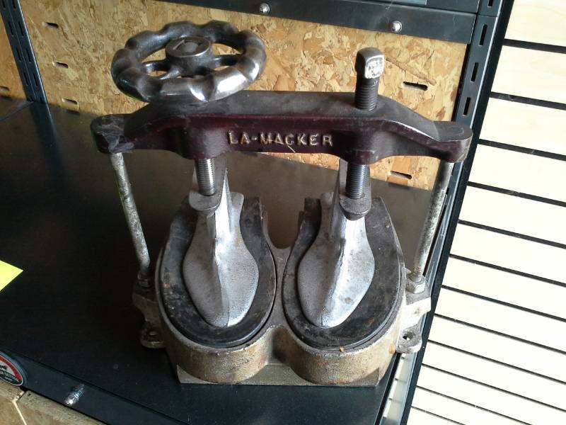 lot 823 image: La-Mac Process Co. La-Macker